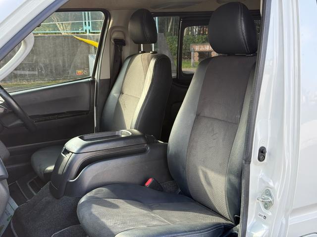 ハイエースバン スーパーＧＬ　ダークプライム　ＥＴＣ　ナビ　両側スライドドア　スマートキー　電動格納ミラー　ＡＴ　エアコン　パワーウィンドウ　運転席エアバッグ（12枚目）