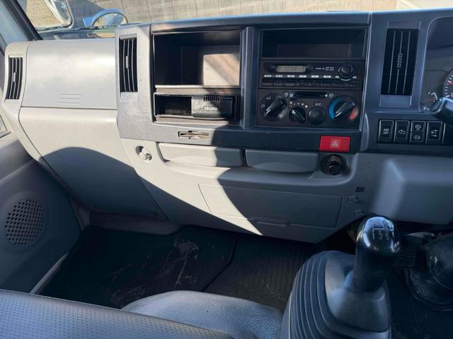 エルフトラック 3tダンプ 6MT 小型4ナンバー ETC 1年車検付き NOx・PM適合車(18枚目)