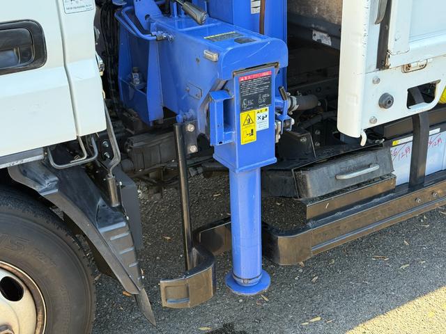キャンター TADANO4段クレーン平ボディ フックイン ラジコン付き 容量2.63t 5MT 2t バックカメラ 1年車検付き NOx・PM適合車(16枚目)