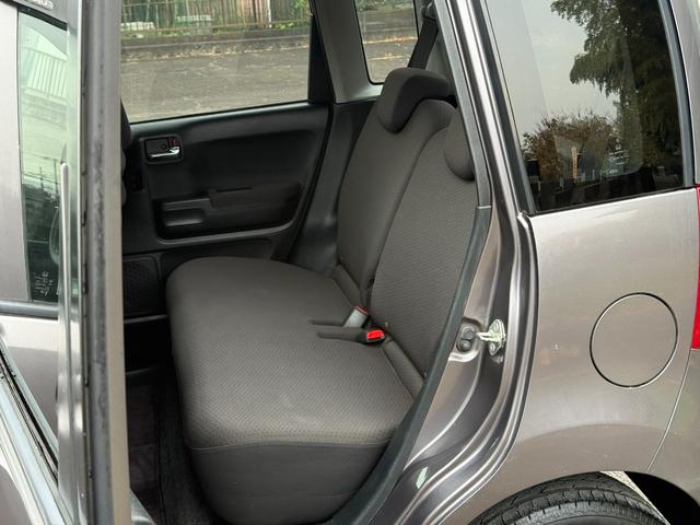 ライフ ディーバ　バックカメラ　ナビ　スマートキー　電動格納ミラー　ベンチシート　ＡＴ　盗難防止システム　ＡＢＳ　衝突安全ボディ　エアコン　パワーステアリング　パワーウィンドウ（16枚目）