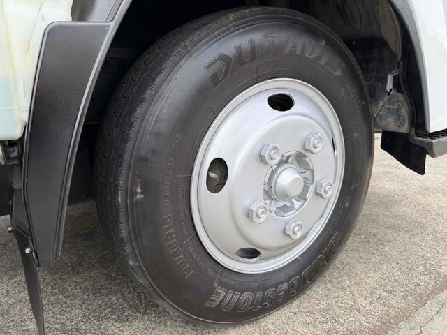 エルフトラック 　新明和　巻込式パッカー車　５．１立米　６ＭＴ　後輪ダブル　ドライブレコーダー　バックカメラ　アイドリングストップ　電動格納ミラー　２ｔ　１年車検付　ＮＯｘ・ＰＭ適合車（46枚目）