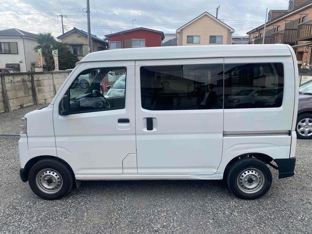 ハイゼットカーゴ AT 衝突被害軽減システム クリアランスソナー 両側スライドドア アイドリングストップ オートライト ESC エアコン パワーウィンドウ 運転席エアバッグ(4枚目)