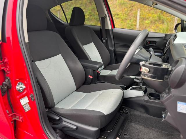 アクア Ｓ　ナビ　ＴＶ　ＡＷ　Ｂｌｕｅｔｏｏｔｈ　格納ミラー　オートライト　スマートキー（17枚目）