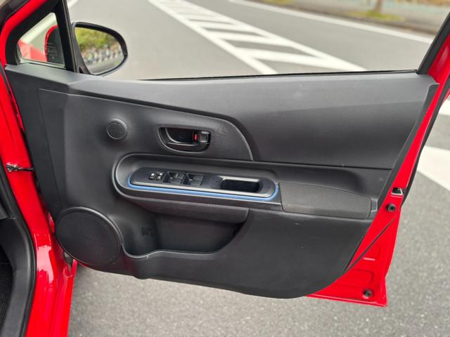 アクア Ｓ　ナビ　ＴＶ　ＡＷ　Ｂｌｕｅｔｏｏｔｈ　格納ミラー　オートライト　スマートキー（19枚目）