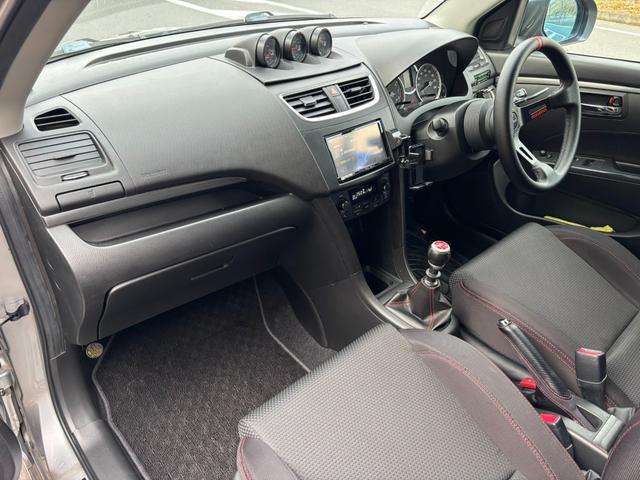 スイフトスポーツ ベースグレード ワンオーナー TEIN車高調 社外マフラー 追加メーター 即サーキット可 純正パーツ全てあり 詳細はお問合せ下さい(40枚目)