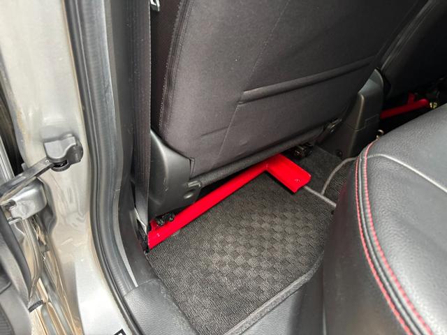 スイフトスポーツ ベースグレード ワンオーナー TEIN車高調 社外マフラー 追加メーター 即サーキット可 純正パーツ全てあり 詳細はお問合せ下さい(44枚目)