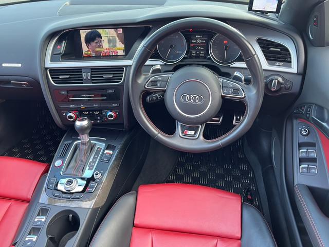 Ｓ５カブリオレ ベースグレード　アシスタンスＰＫＧ　スーパースプリントマフラー　Ｈ＆Ｒダウンサス　走行１．８万Ｋｍ　ディーラー記録簿　赤／黒レザーシート　Ｂａｎｇ＆Ｏｌｕｆｓｅｎサウンド　赤幌　ナビフルセグＴＶ　Ｂｌｕｅｔｏｏｔｈ（12枚目）