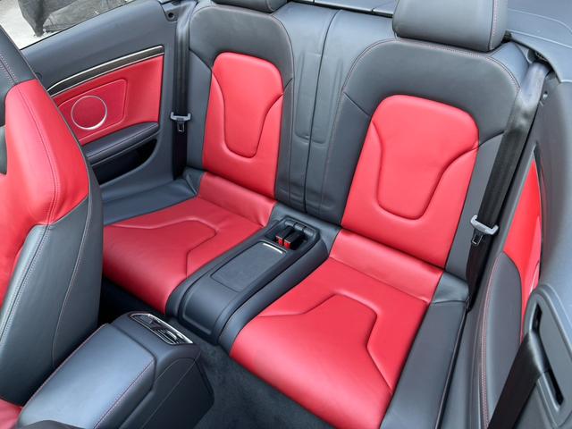 Ｓ５カブリオレ ベースグレード　アシスタンスＰＫＧ　スーパースプリントマフラー　Ｈ＆Ｒダウンサス　走行１．８万Ｋｍ　ディーラー記録簿　赤／黒レザーシート　Ｂａｎｇ＆Ｏｌｕｆｓｅｎサウンド　赤幌　ナビフルセグＴＶ　Ｂｌｕｅｔｏｏｔｈ（35枚目）