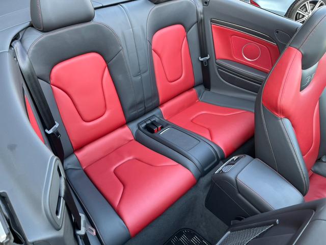 Ｓ５カブリオレ ベースグレード　アシスタンスＰＫＧ　スーパースプリントマフラー　Ｈ＆Ｒダウンサス　走行１．８万Ｋｍ　ディーラー記録簿　赤／黒レザーシート　Ｂａｎｇ＆Ｏｌｕｆｓｅｎサウンド　赤幌　ナビフルセグＴＶ　Ｂｌｕｅｔｏｏｔｈ（36枚目）