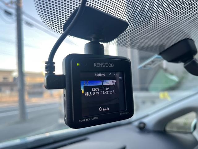 プリウスアルファ Sツーリングセレクション 社外9インチナビ・フルセグTV/Bluetooth/LEDヘッドライト/Bカメラ/ドラレコ/TRD18inAW/モデリスタスポイラー/TRDドアスタビライザー/ビルトインETC(5枚目)