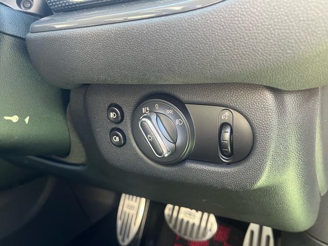 MINI クーパーS クラブマン クーパーS クラブマン REMUSマフラー バルブコントロール BILSTEIN車高調 RACECHIPサブコン 17inネットスポークブラックAW 前後ドラレコ ミシュランP・Sport5 禁煙車(31枚目)