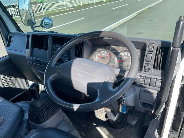 タイタントラック フルワイドロー　新明和製２ｔダンプ　４ナンバー　後輪ダブル（3枚目）