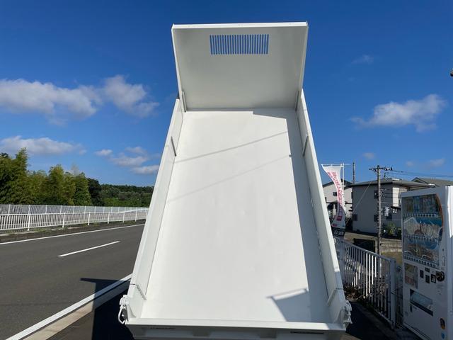 タイタントラック フルワイドロー　新明和製２ｔダンプ　４ナンバー　後輪ダブル（12枚目）