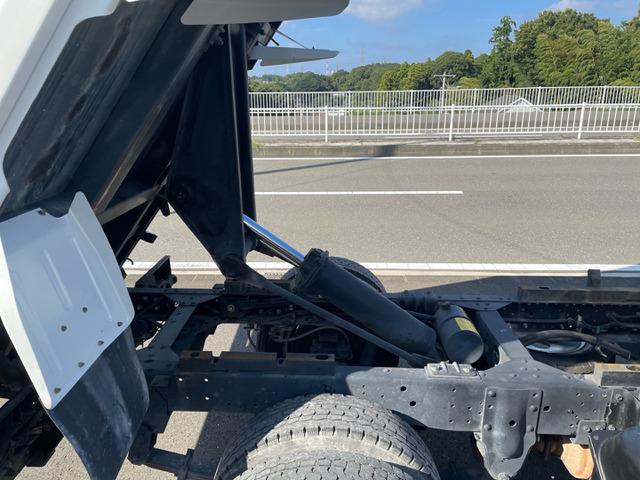タイタントラック フルワイドロー　新明和製２ｔダンプ　４ナンバー　後輪ダブル（15枚目）