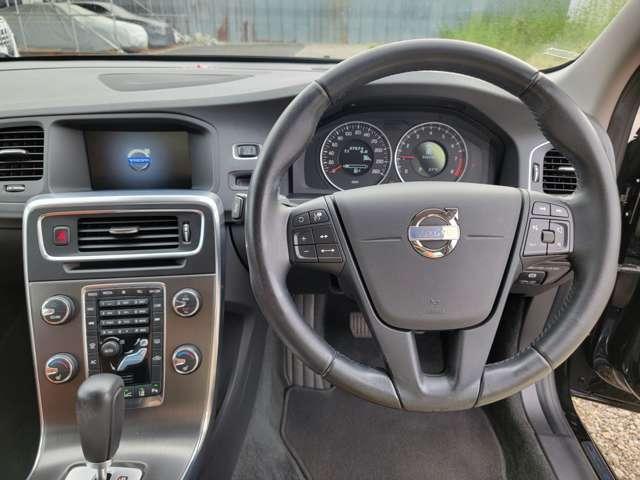 Ｖ６０ ＤＲＩＶｅ　ワンオーナー・クルコン・ナビ・Ｂカメラ（11枚目）