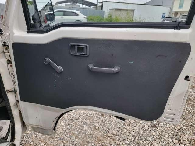 ハイゼットトラック スペシャル　３方開　５速マニュアル・エアコン・パワステ（10枚目）