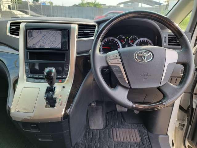 アルファード ２４０Ｓ　プライムセレクションＩＩ　タイプゴールド　両側パワースライドドア・リアモニター（12枚目）