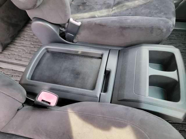 アルファード ２４０Ｓ　プライムセレクションＩＩ　タイプゴールド　両側パワースライドドア・リアモニター（17枚目）