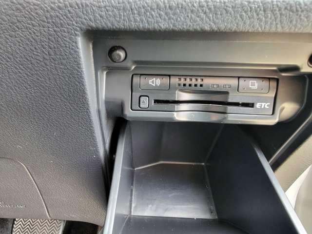 アルファード ２４０Ｓ　プライムセレクションＩＩ　タイプゴールド　両側パワースライドドア・リアモニター（18枚目）