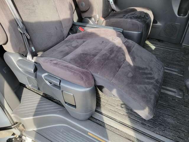 アルファード ２４０Ｓ　プライムセレクションＩＩ　タイプゴールド　両側パワースライドドア・リアモニター（23枚目）