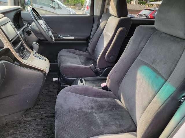 アルファード ２４０Ｓ　プライムセレクションＩＩ　タイプゴールド　両側パワースライドドア・リアモニター（29枚目）