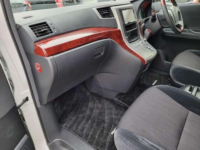 ヴェルファイア ２．４Ｚ　ワンオーナー・両側パワースライドドア（28枚目）