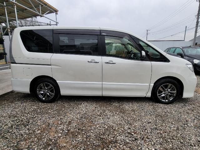 セレナ ライダー（4枚目）