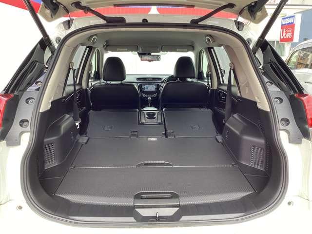 2.0 20Xi 2列車 プロパイロット オートバックドア ナビ&TV 全周囲モニター 被害軽減ブレーキ アイスト 車線逸脱 サイドカメラ LEDヘッドライト オートエアコン スマートキー ETC 寒冷地 アルミホイール 盗難防止システム 記録簿 メモリーナビ(7枚目)