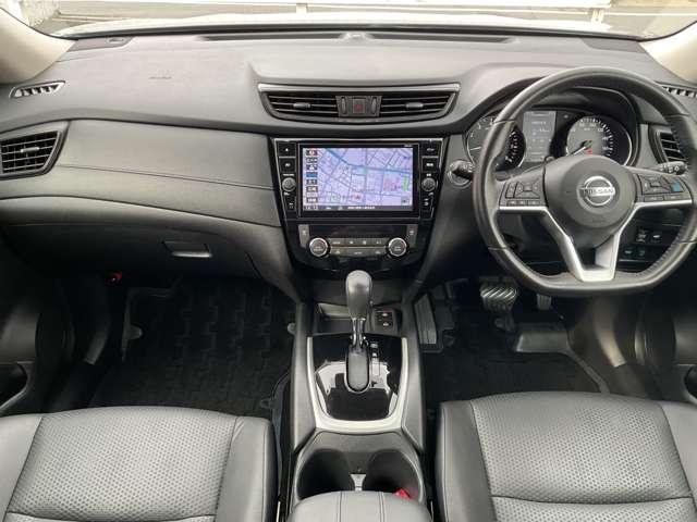 エクストレイル ２．０　２０Ｘｉ　２列車　４ＷＤ　※純正９インチナビ＋地デジ＋全周囲カメラ　セキュリティ　リアカメラ　追従クルーズ　ＬＥＤ　ドライブレコーダ　インテリジェントキー　ＬＤＷ　サイドカメラ　ＥＴＣ　Ａストップ　ＡＡＣ　ナビ＆ＴＶ　メモリーナビ　キーフリー　アルミホイール　ＡＢＳ（4枚目）
