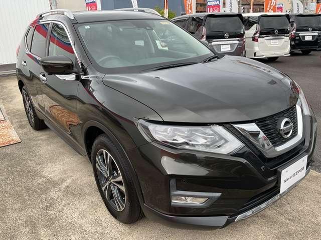 エクストレイル ２．０　２０Ｘｉ　２列車　４ＷＤ　※純正９インチナビ＋地デジ＋全周囲カメラ　セキュリティ　リアカメラ　追従クルーズ　ＬＥＤ　ドライブレコーダ　インテリジェントキー　ＬＤＷ　サイドカメラ　ＥＴＣ　Ａストップ　ＡＡＣ　ナビ＆ＴＶ　メモリーナビ　キーフリー　アルミホイール　ＡＢＳ（5枚目）