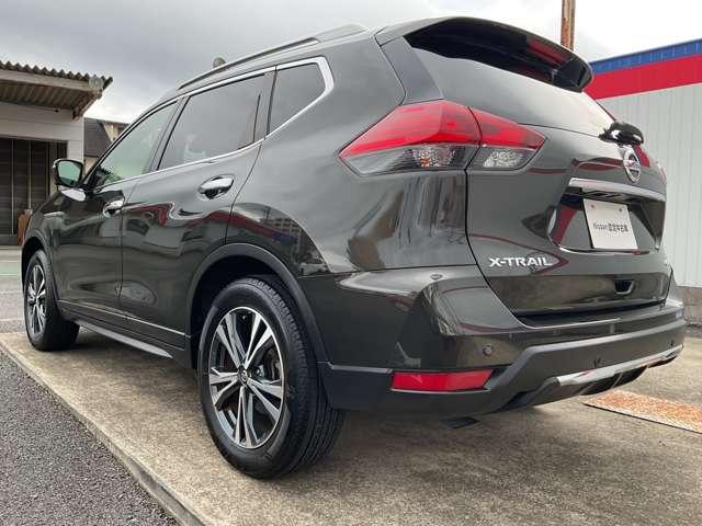 エクストレイル ２．０　２０Ｘｉ　２列車　４ＷＤ　※純正９インチナビ＋地デジ＋全周囲カメラ　セキュリティ　リアカメラ　追従クルーズ　ＬＥＤ　ドライブレコーダ　インテリジェントキー　ＬＤＷ　サイドカメラ　ＥＴＣ　Ａストップ　ＡＡＣ　ナビ＆ＴＶ　メモリーナビ　キーフリー　アルミホイール　ＡＢＳ（14枚目）