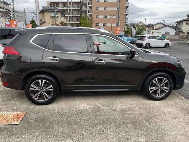 エクストレイル ２．０　２０Ｘｉ　２列車　４ＷＤ　※純正９インチナビ＋地デジ＋全周囲カメラ　セキュリティ　リアカメラ　追従クルーズ　ＬＥＤ　ドライブレコーダ　インテリジェントキー　ＬＤＷ　サイドカメラ　ＥＴＣ　Ａストップ　ＡＡＣ　ナビ＆ＴＶ　メモリーナビ　キーフリー　アルミホイール　ＡＢＳ（17枚目）