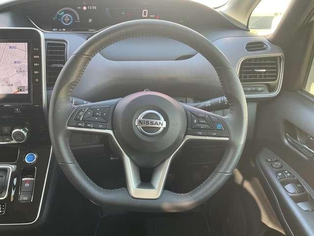 セレナ 1.2 e-POWER ハイウェイスター V ※純正10インチナビ+地デジ+全周囲カメラ 360°カメラ エマジェンシーブレーキ 寒冷地仕様 スマキー バックカメラ LED レーンアシスト 点検記録簿付 ETC ドラレコ Aストップ イモビ サイドカーテンエアバック フルオートエアコン(5枚目)