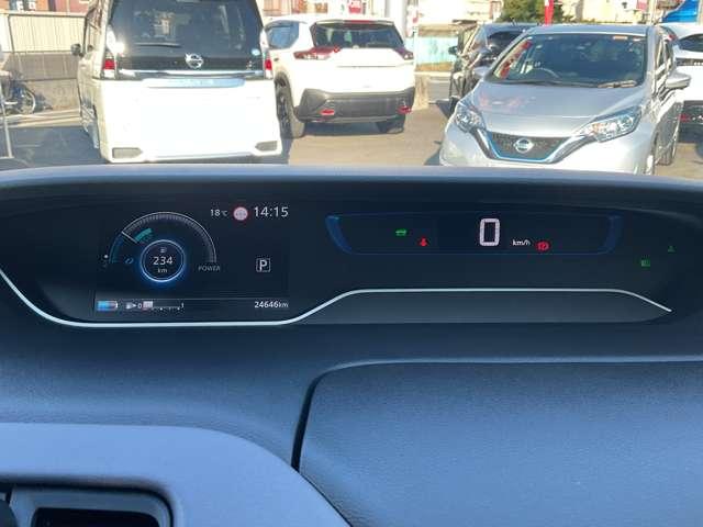 セレナ 1.2 e-POWER ハイウェイスター V ※純正10インチナビ+地デジ+全周囲カメラ 360°カメラ エマジェンシーブレーキ 寒冷地仕様 スマキー バックカメラ LED レーンアシスト 点検記録簿付 ETC ドラレコ Aストップ イモビ サイドカーテンエアバック フルオートエアコン(10枚目)