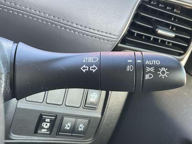 セレナ 2.0 ハイウェイスター V ※アルパイン11インチナビ サイドエアバッグ アラウンドビュ- アルミ 衝突被害軽減 LDP エアバッグ 両側オートスライドドア LEDライト インテリジェントキー 点検記録簿 サイドカメラ メモリーナビ アイドリングストップ(11枚目)