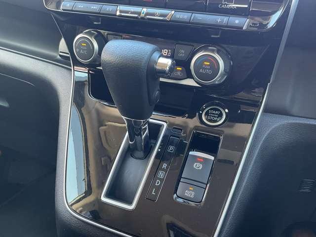 セレナ 2.0 ハイウェイスター V ※アルパイン11インチナビ サイドエアバッグ アラウンドビュ- アルミ 衝突被害軽減 LDP エアバッグ 両側オートスライドドア LEDライト インテリジェントキー 点検記録簿 サイドカメラ メモリーナビ アイドリングストップ(18枚目)