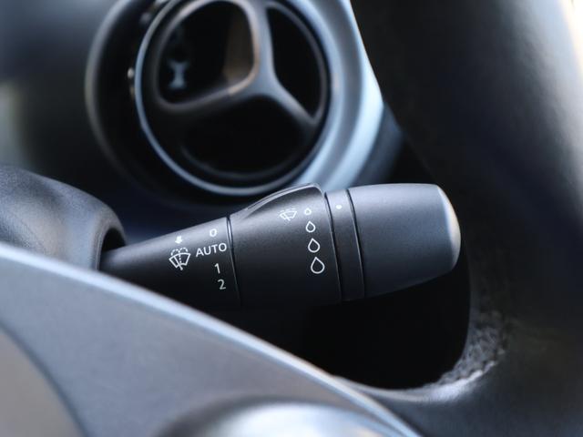 スマートフォーツーカブリオ ターボ　リミテッド　２００台限定車　禁煙　ナビＴＶ　ＥＴＣ　ドラレコ　ＵＳＢ＆Ｂｌｕｅｔｏｏｔｈ接続　レブカウンター　レザーステアリング　ヒーター付きレザーシート　純正ＡＷ　ロールバー　ＬＥＤライト　クルコン　衝突軽減（15枚目）