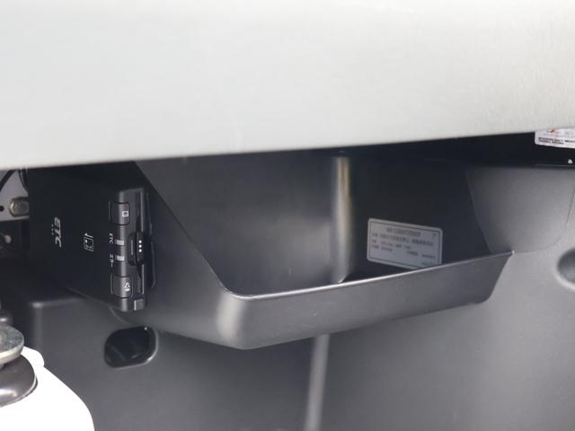 クリッパーＥＶ ４シーター　セットオプション装着車　新車保証継承渡し　１オーナー　禁煙　ＥＴＣ　ＵＳＢ充電ポート　キーレス　前席ヒーター　乗降グリップ　プライバシーガラス　オートライト　衝突軽減　急速充電機能付　充電ケーブル付属（9枚目）