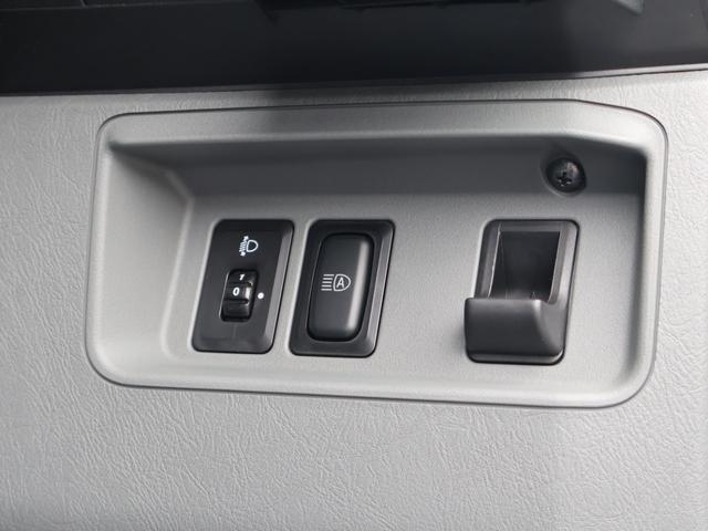 クリッパーＥＶ ４シーター　セットオプション装着車　新車保証継承渡し　１オーナー　禁煙　ＥＴＣ　ＵＳＢ充電ポート　キーレス　前席ヒーター　乗降グリップ　プライバシーガラス　オートライト　衝突軽減　急速充電機能付　充電ケーブル付属（13枚目）