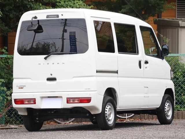 クリッパーＥＶ ４シーター　セットオプション装着車　新車保証継承渡し　１オーナー　禁煙　ＥＴＣ　ＵＳＢ充電ポート　キーレス　前席ヒーター　乗降グリップ　プライバシーガラス　オートライト　衝突軽減　急速充電機能付　充電ケーブル付属（26枚目）