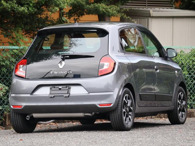 RENAULT TWINGO S LIMITEE