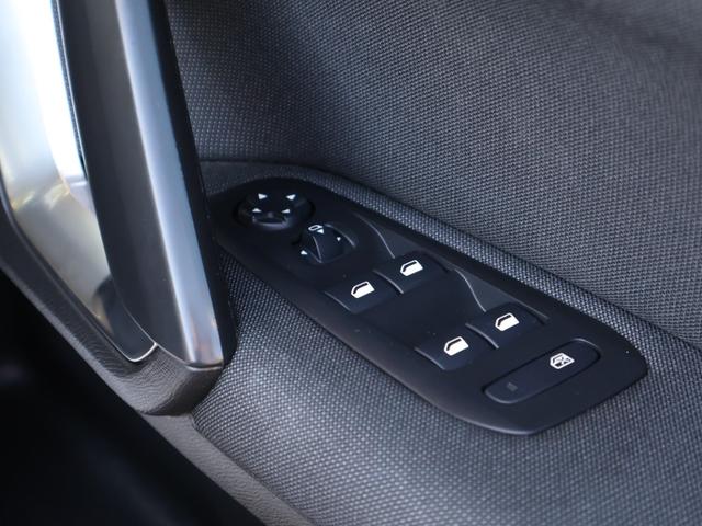 全車、除菌＆消臭クリーニング施行！！赤ちゃんにも環境にも安心・安全な『ドライミスト（厚生労働省認定）』によるマイナスイオン効果により細菌・ウィルス・カビなどを抑制した室内空間は、クリーンで快適です♪