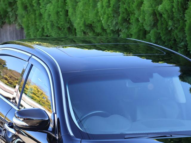 ２ＷＡＹ［スライド／チルトアップ］電動ガラスサンルーフ装備♪その他、電動格納角度調整機能付きドアミラー［ヒーター／リバース連動鏡面自動降下機能／サイドターンランプ内蔵］やリモコンポールなど多数装備！！