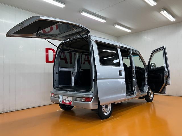 ハイゼットカーゴ DX サポカーSワイド適合 ETC ドラレコ Bカメラ エアコン アクセサリーソケット アイドリングストップ 光軸調整ダイヤル 横滑り防止機能 誤発進抑制機能 パワーウインドウ キーレス(9枚目)