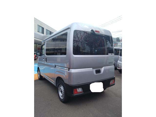 ハイゼットカーゴ ＤＸ　サポカーＳワイド適合　オーディオ　エアコン　アクセサリーソケット　コーナーセンサー　アイドリングストップ　光軸調整ダイヤル　横滑り防止機能　誤発進抑制機能　パワーウインドウ　キーレス（6枚目）