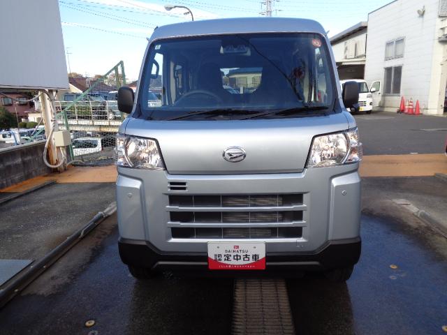 ハイゼットカーゴ ＤＸ　サポカーＳワイド適合　ラジオ　エアコン　アクセサリーソケット　コーナーセンサー　アイドリングストップ　光軸調整ダイヤル　横滑り防止機能　誤発進抑制機能　パワーウインドウ　キーレス（4枚目）