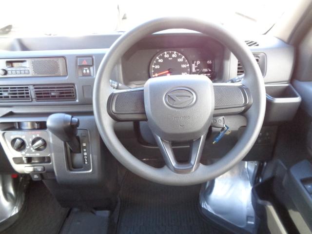 ハイゼットカーゴ ＤＸ　サポカーＳワイド適合　ラジオ　エアコン　アクセサリーソケット　コーナーセンサー　アイドリングストップ　光軸調整ダイヤル　横滑り防止機能　誤発進抑制機能　パワーウインドウ　キーレス（14枚目）