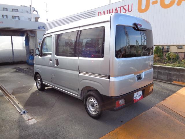 ハイゼットカーゴ ＤＸ　サポカーＳワイド適合　ラジオ　エアコン　アクセサリーソケット　コーナーセンサー　アイドリングストップ　光軸調整ダイヤル　横滑り防止機能　誤発進抑制機能　パワーウインドウ　キーレス（6枚目）