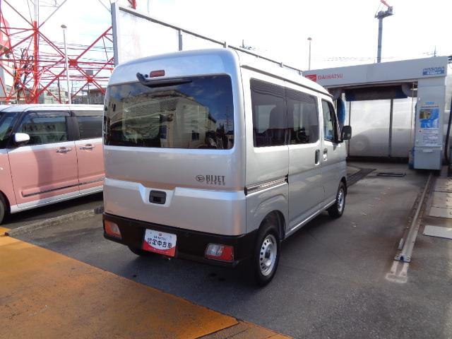 ハイゼットカーゴ ＤＸ　サポカーＳワイド適合　ラジオ　エアコン　アクセサリーソケット　コーナーセンサー　アイドリングストップ　光軸調整ダイヤル　横滑り防止機能　誤発進抑制機能　パワーウインドウ　キーレス（8枚目）