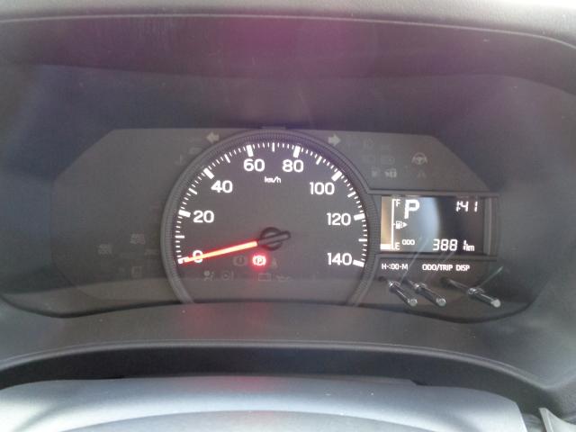 ハイゼットカーゴ ＤＸ　サポカーＳワイド適合　ラジオ　エアコン　アクセサリーソケット　コーナーセンサー　アイドリングストップ　光軸調整ダイヤル　横滑り防止機能　誤発進抑制機能　パワーウインドウ　キーレス（15枚目）